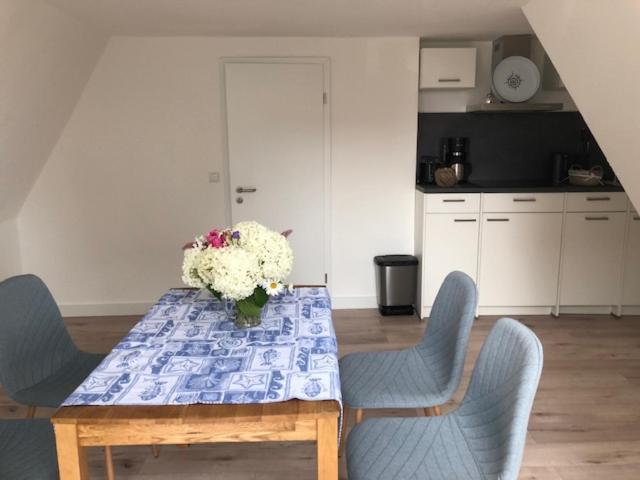 Die Graefin Auf Ruegen - Ferienappartements Parchtitz Eksteriør bilde